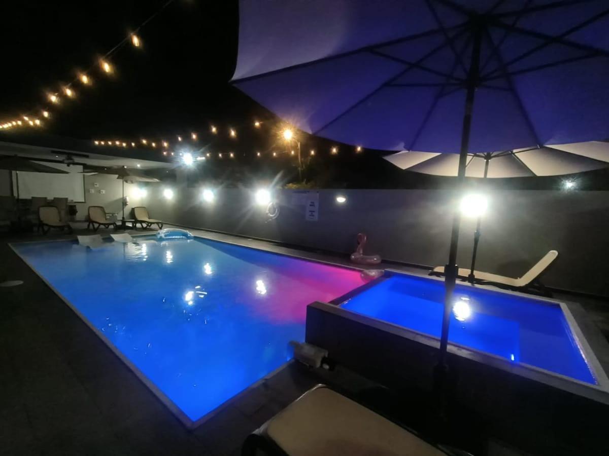 Aquaville Dorado Moderna A Studio 7 Екстериор снимка
