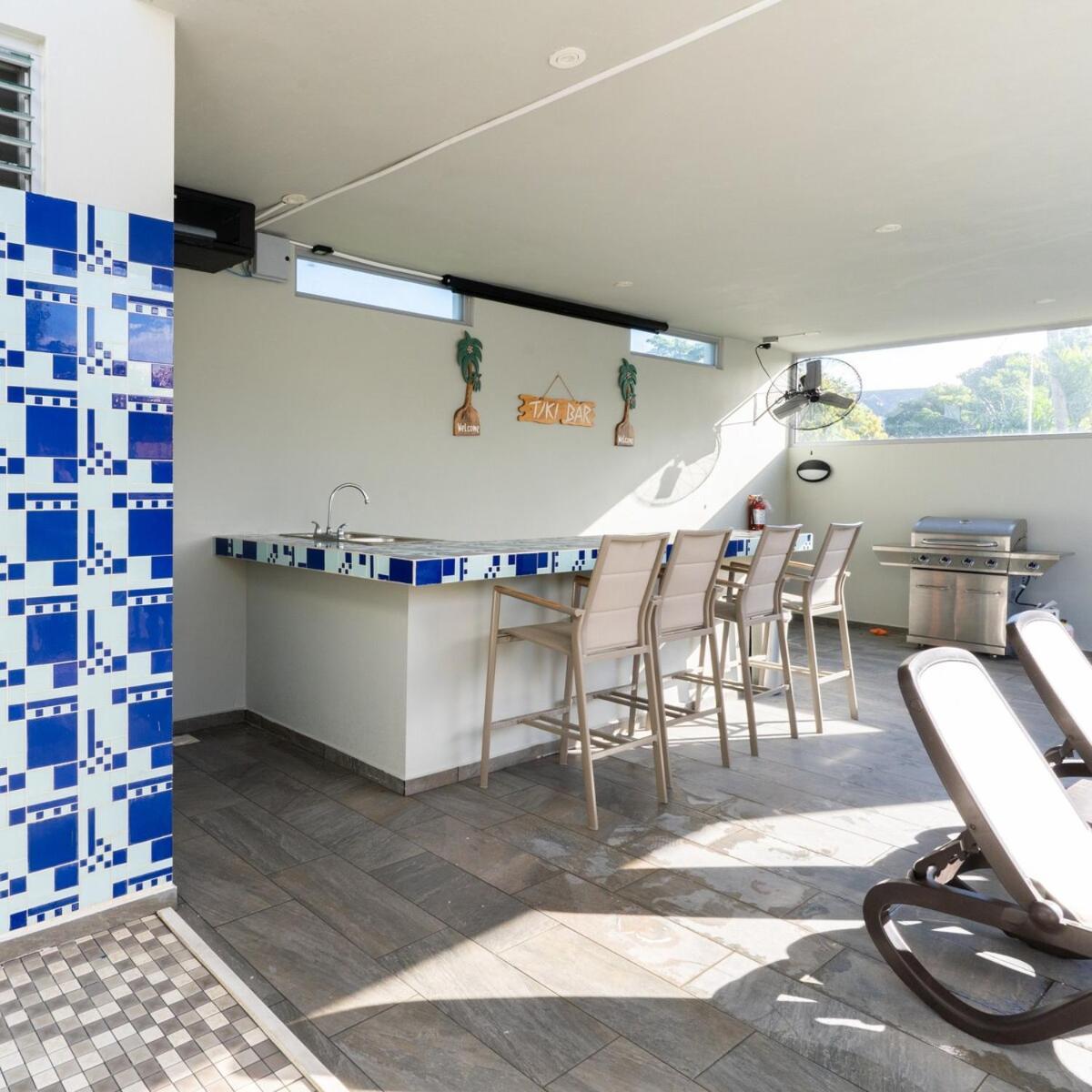 Aquaville Dorado Moderna A Studio 7 Екстериор снимка